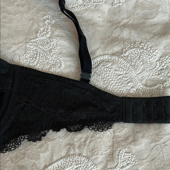 Victoria's Secret Black Lace Balconette Bra - Picture 6 of 7